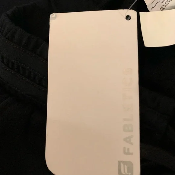 Fabletics Hamilton Capri - Picture 6 of 10